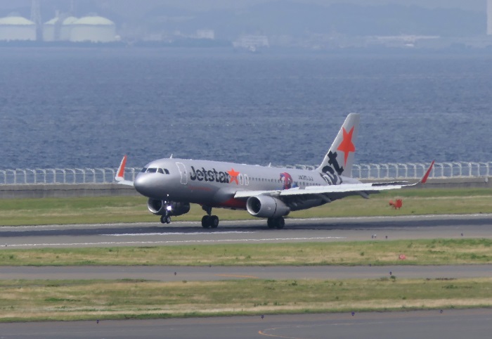 福岡発GK582便が中部国際空港に着陸