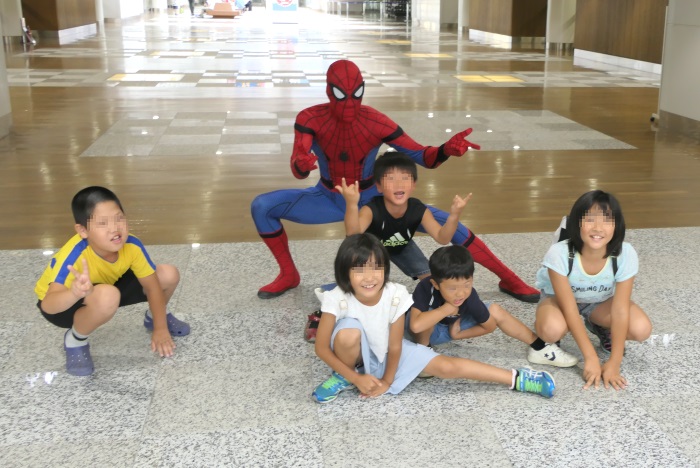 公式スパイダーマンの登場に子どもたちも大興奮