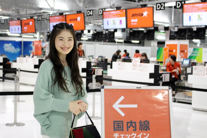 成田空港第3ターミナルを使用するLCCジェットスターグループのチェックインカウンター